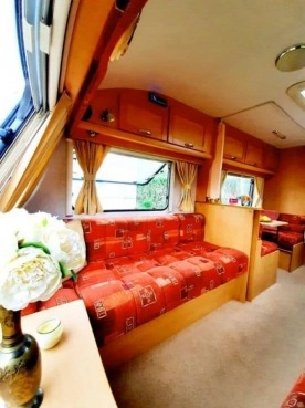                         Przyczepa kempingowa Elddis Avante - zdjęcie 39
                        