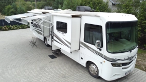                         Kamper amerykański Jayco Precept 36T 2017 Ford F53 - zdjęcie 3
                        