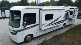                         Kamper amerykański Jayco Precept 36T 2017 Ford F53 - zdjęcie 2
                        