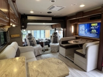                         Kamper amerykański Jayco Precept 36T 2017 Ford F53 - zdjęcie 9
                        