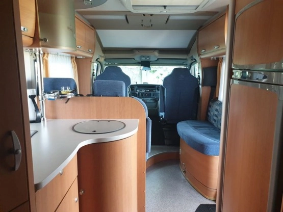                         Samochód kempingowy Renault Master 2009 rok - zdjęcie 3
                        