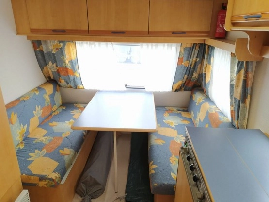                         Przyczepa kempingowa Caravelair Silver 375 stan idealny 900 kg DMC - zdjęcie 9
                        