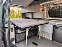                         Volkswagen T6 4MOTION Long Camper | 5 osób | FULL opcja - zdjęcie 15
                        