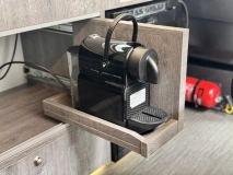                         Volkswagen T6 4MOTION Long Camper | 5 osób | FULL opcja - zdjęcie 18
                        