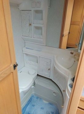                         Przyczepa kempingowa Hobby Prestige 495, markiza, ciepła woda, 2000 rok - zdjęcie 4
                        