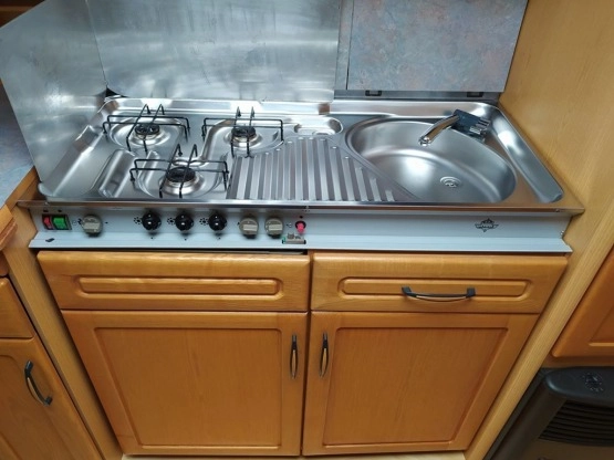                         Przyczepa kempingowa Hobby Prestige 495, markiza, ciepła woda, 2000 rok - zdjęcie 6
                        