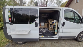                         Renault Trafic z funkcjonalną zabudową  2+1 z homologacją w duchu autentycznego „vanlife off-grid” - zdjęcie 15
                        