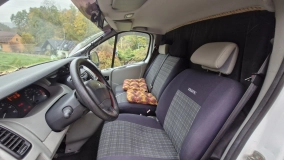                         Renault Trafic z funkcjonalną zabudową  2+1 z homologacją w duchu autentycznego „vanlife off-grid” - zdjęcie 9
                        