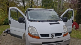                         Renault Trafic z funkcjonalną zabudową  2+1 z homologacją w duchu autentycznego „vanlife off-grid” - zdjęcie 5
                        