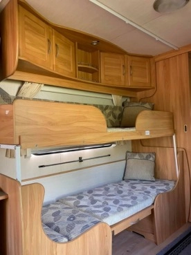                         Przyczepa Fleetwood Meridien 2006 r., oddzielny prysznic, mover, max wyposażona, 5 os. - zdjęcie 10
                        