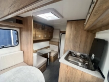                         Niewiadów NEW SPORT 4 osobowa, model 2025, z toaletą i prysznicem - DMC 750 - zdjęcie 2
                        