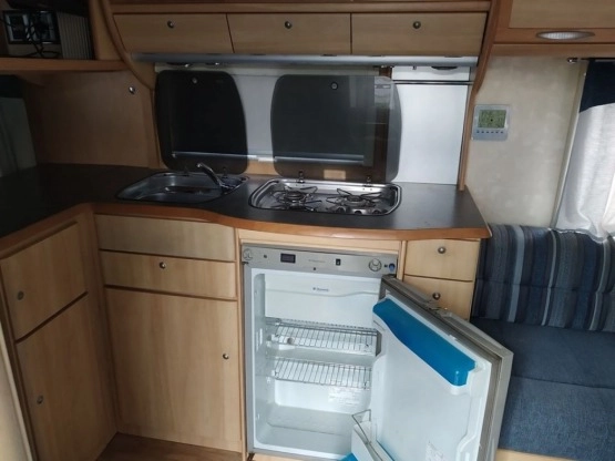                         Przyczepa kempingowa Sprite Super 490 - 2005 r. z przedsionkiem, zarejestrowana, kompletnie wyposażona - zdjęcie 14
                        