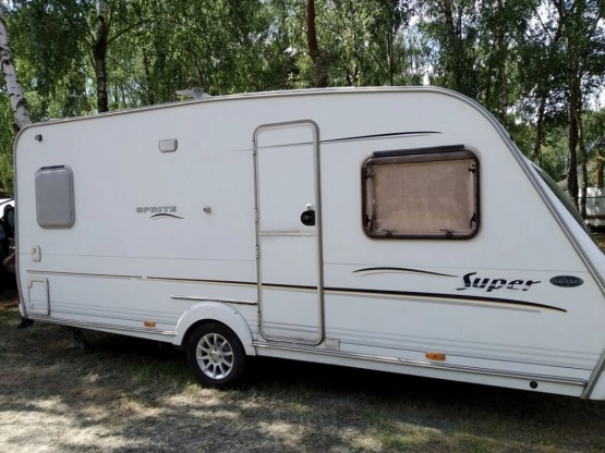                         Przyczepa kempingowa Sprite Super 490 - 2005 r. z przedsionkiem, zarejestrowana, kompletnie wyposażona - zdjęcie 1
                        