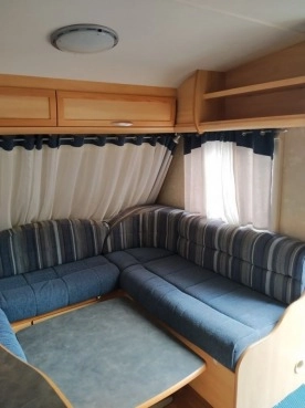                         Przyczepa kempingowa Sprite Super 490 - 2005 r. z przedsionkiem, zarejestrowana, kompletnie wyposażona - zdjęcie 21
                        