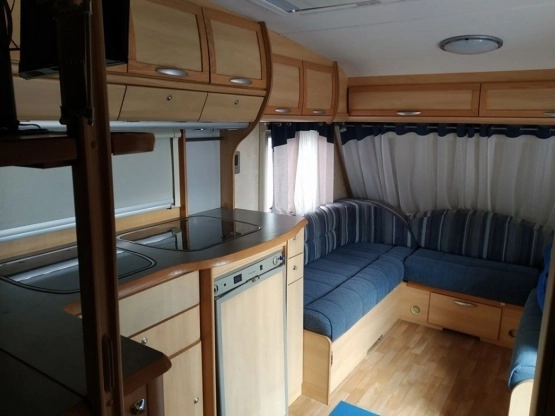                         Przyczepa kempingowa Sprite Super 490 - 2005 r. z przedsionkiem, zarejestrowana, kompletnie wyposażona - zdjęcie 25
                        