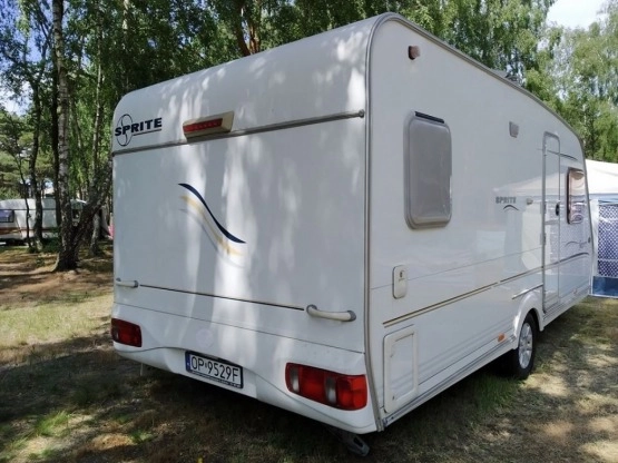                         Przyczepa kempingowa Sprite Super 490 - 2005 r. z przedsionkiem, zarejestrowana, kompletnie wyposażona - zdjęcie 3
                        