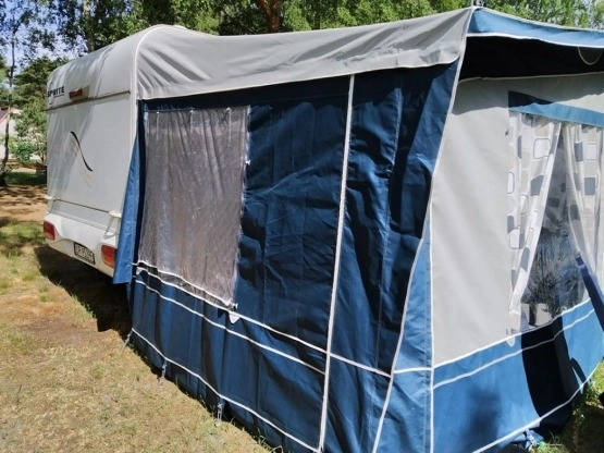                         Przyczepa kempingowa Sprite Super 490 - 2005 r. z przedsionkiem, zarejestrowana, kompletnie wyposażona - zdjęcie 4
                        