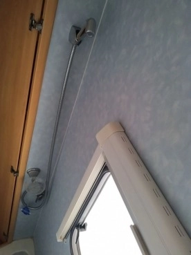                         Przyczepa kempingowa Sprite Super 490 - 2005 r. z przedsionkiem, zarejestrowana, kompletnie wyposażona - zdjęcie 7
                        