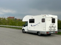                         Ford Transit Rimor Katamarano 2 – Kamper Alkowa 2006 / 140 KM / Gotowy do podróży - zdjęcie 6
                        