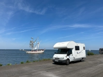                         Ford Transit Rimor Katamarano 2 – Kamper Alkowa 2006 / 140 KM / Gotowy do podróży - zdjęcie 3
                        