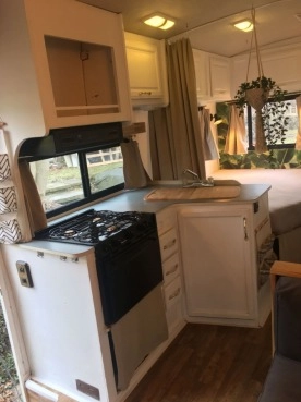                         Ford E-350 Fletwood jamboree - zdjęcie 3
                        