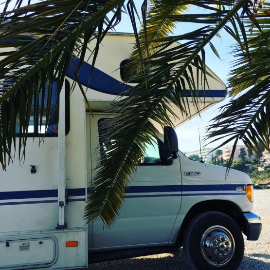                         Ford E-350 Fletwood jamboree - zdjęcie 6
                        