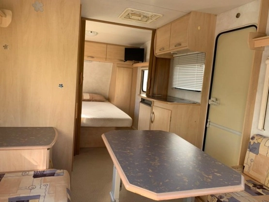                         Przyczepa kempingowa Sterckeman 480 rok 2005 stan BDB. DMC 1060 kg - zdjęcie 5
                        