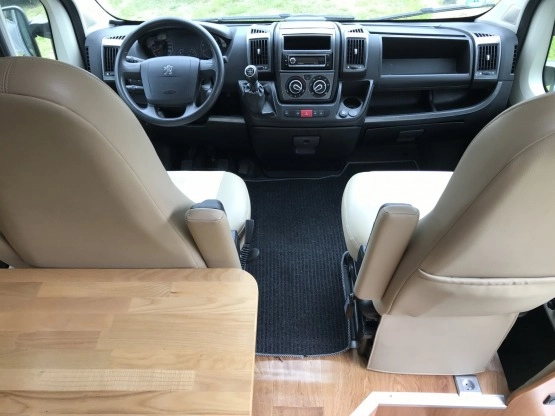                         Kamper zintegrowany Peugeot Boxer - zdjęcie 13
                        