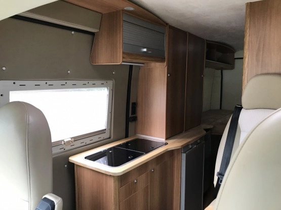                         Kamper zintegrowany Peugeot Boxer - zdjęcie 14
                        