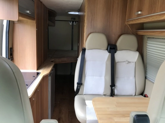                         Kamper zintegrowany Peugeot Boxer - zdjęcie 6
                        