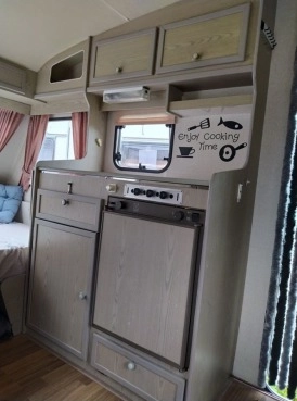                         Przyczepa kempingowa Sprite Alpine XL 3 osobowa Nowy przedsionek - zdjęcie 3
                        