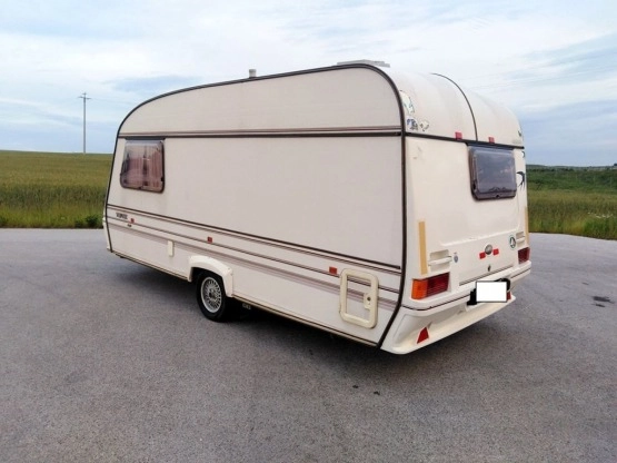                         Przyczepa ECCLES TOPAZ 1990 r. *Lodówka*WC*Łazienka*Zarejestrowana* - zdjęcie 4
                        