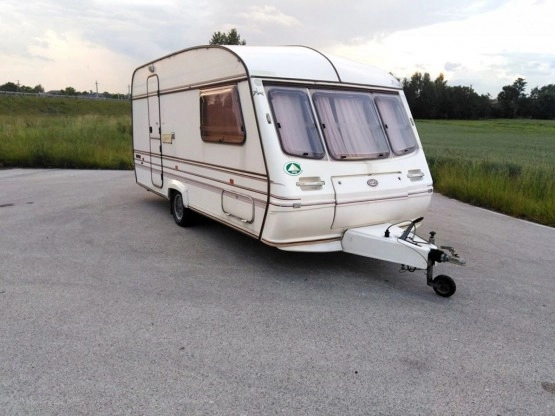                         Przyczepa ECCLES TOPAZ 1990 r. *Lodówka*WC*Łazienka*Zarejestrowana* - zdjęcie 6
                        