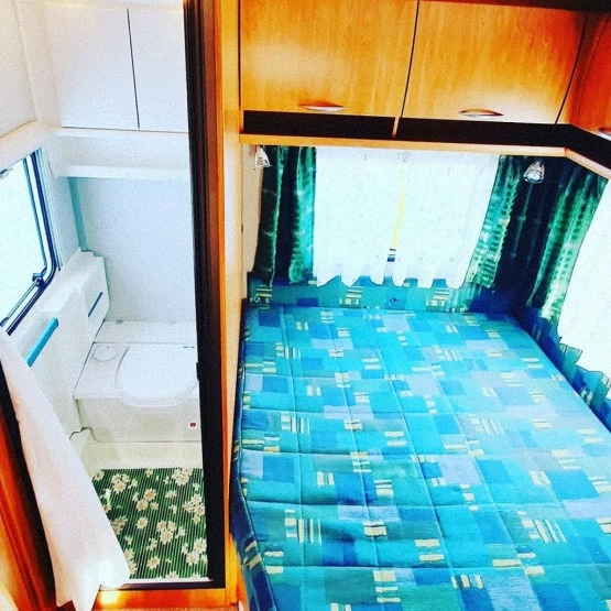                         Knaus Eifelland 4-5 osobowa. Garażowana, 1 właściciel, idealna - zdjęcie 8
                        