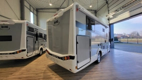                         McLouis MC4 373 - 5 osobowa półintegra / Automat / 745 cm - zdjęcie 4
                        