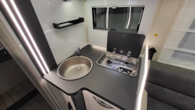                         McLouis MC4 381 - 4 osobowa półintegra / Automat / 745 cm / Face2Face / Łóżko Królewskie / Zimowy / Aktywny tempomat  - zdjęcie 22
                        