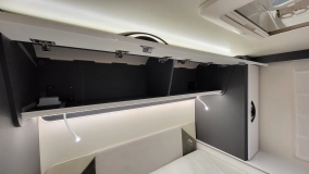                         McLouis MC4 381 - 4 osobowa półintegra / Automat / 745 cm / Face2Face / Łóżko Królewskie / Zimowy / Aktywny tempomat  - zdjęcie 29
                        