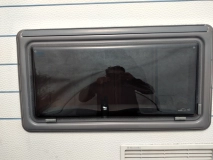                         Hobby 450 2002r bakista drzwi relingi szyba roleta moskitiera i inne - zdjęcie 3
                        