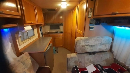                         Kamper Mercedes Sprinter - zdjęcie 3
                        