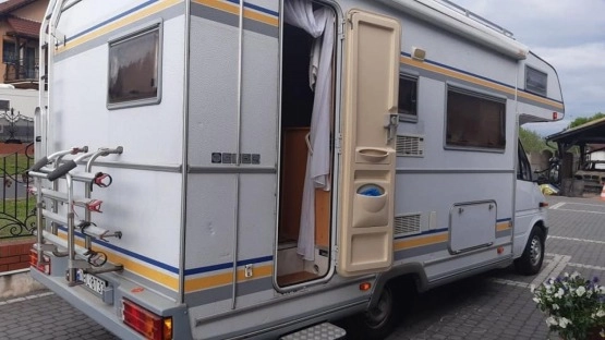                         Kamper Mercedes Sprinter - zdjęcie 4
                        