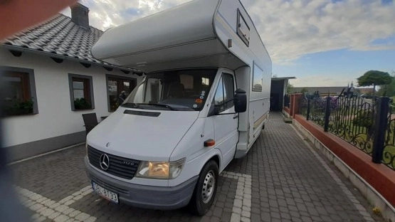                         Kamper Mercedes Sprinter - zdjęcie 6
                        