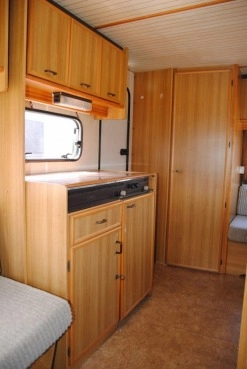                         LMC420 Stacjonarna! Idealna na działkę budowę camping! PRZEDSIONEK - zdjęcie 3
                        