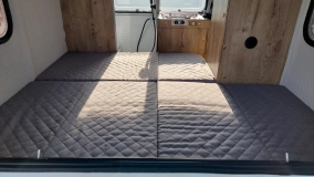                         Przyczepa kempingowa Niewiadów N126e z łazienką - zdjęcie 8
                        