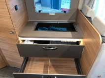                         Weinsberg CaraSuite 650 MF Ford Automat 5 os. 3.5t Wersja Zimowa - zdjęcie 14
                        