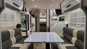                         2026 McLouis MC4 381 - 4 osobowa półintegra / Automat / 745 cm / Face2Face / Łóżko Królewskie / Zimowy / Aktywny tempomat  - zdjęcie 10
                        