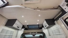                         2026 McLouis MC4 381 - 4 osobowa półintegra / Automat / 745 cm / Face2Face / Łóżko Królewskie / Zimowy / Aktywny tempomat  - zdjęcie 12
                        