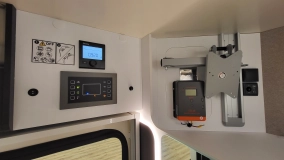                         2026 McLouis MC4 381 - 4 osobowa półintegra / Automat / 745 cm / Face2Face / Łóżko Królewskie / Zimowy / Aktywny tempomat  - zdjęcie 9
                        