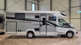                         2026 McLouis MC4 381 - 4 osobowa półintegra / Automat / 745 cm / Face2Face / Łóżko Królewskie / Zimowy / Aktywny tempomat  - zdjęcie 2
                        