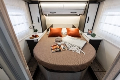                         2026 McLouis MC4 381 - 4 osobowa półintegra / Automat / 745 cm / Face2Face / Łóżko Królewskie / Zimowy / Aktywny tempomat  - zdjęcie 18
                        