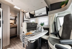                         2026 McLouis MC4 379 - 5 osobowa półintegra / Łóżko królewskie / Ford Transit / NOWY  - zdjęcie 4
                        